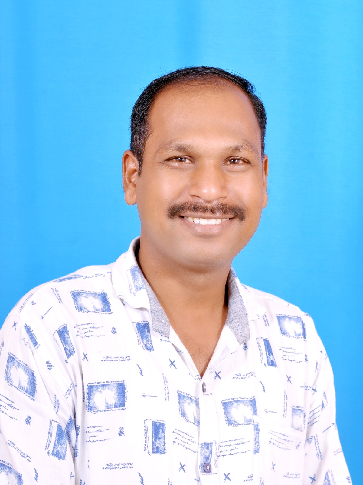 श्री.शशिकांत बनिचंद गीते